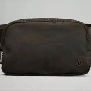 Lululemon Everywhere Belt Bag